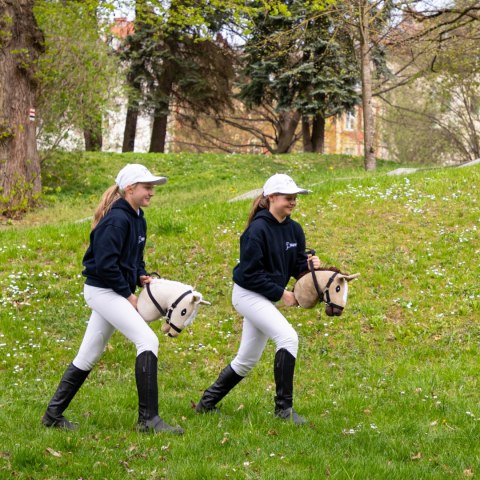 Konik na kiju z kantarem - Hobby Horse Skippi - Karmel - A3 - prezent